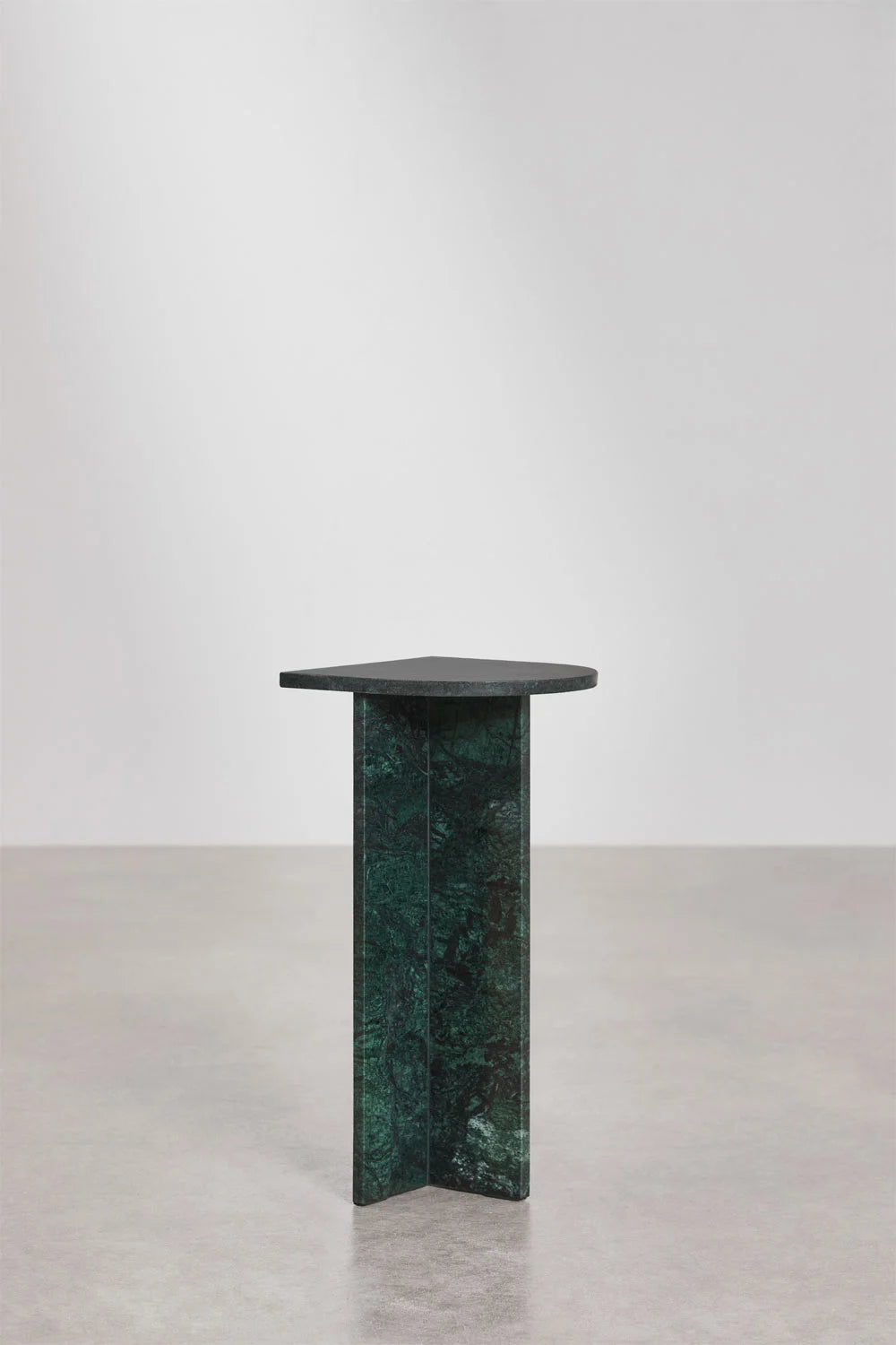 Tavolino laterale in pietra naturale Corwel