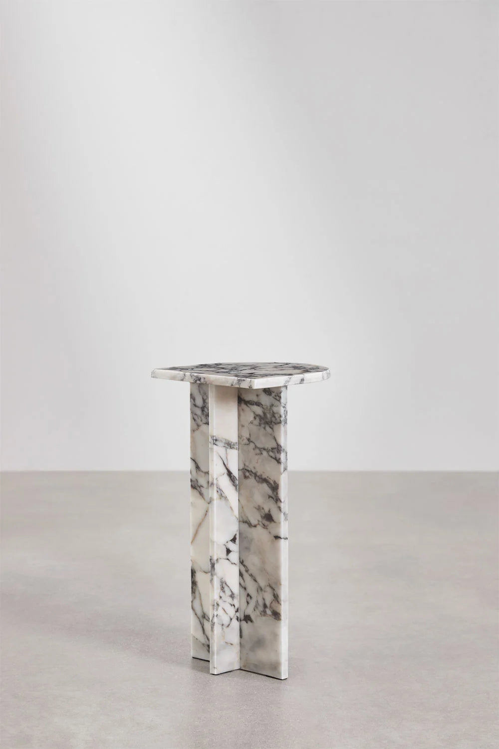 Tavolino laterale in pietra naturale Corwel