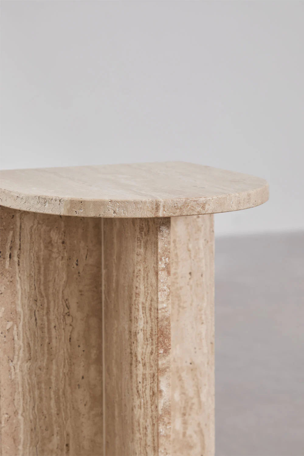 Tavolino laterale in pietra naturale Corwel