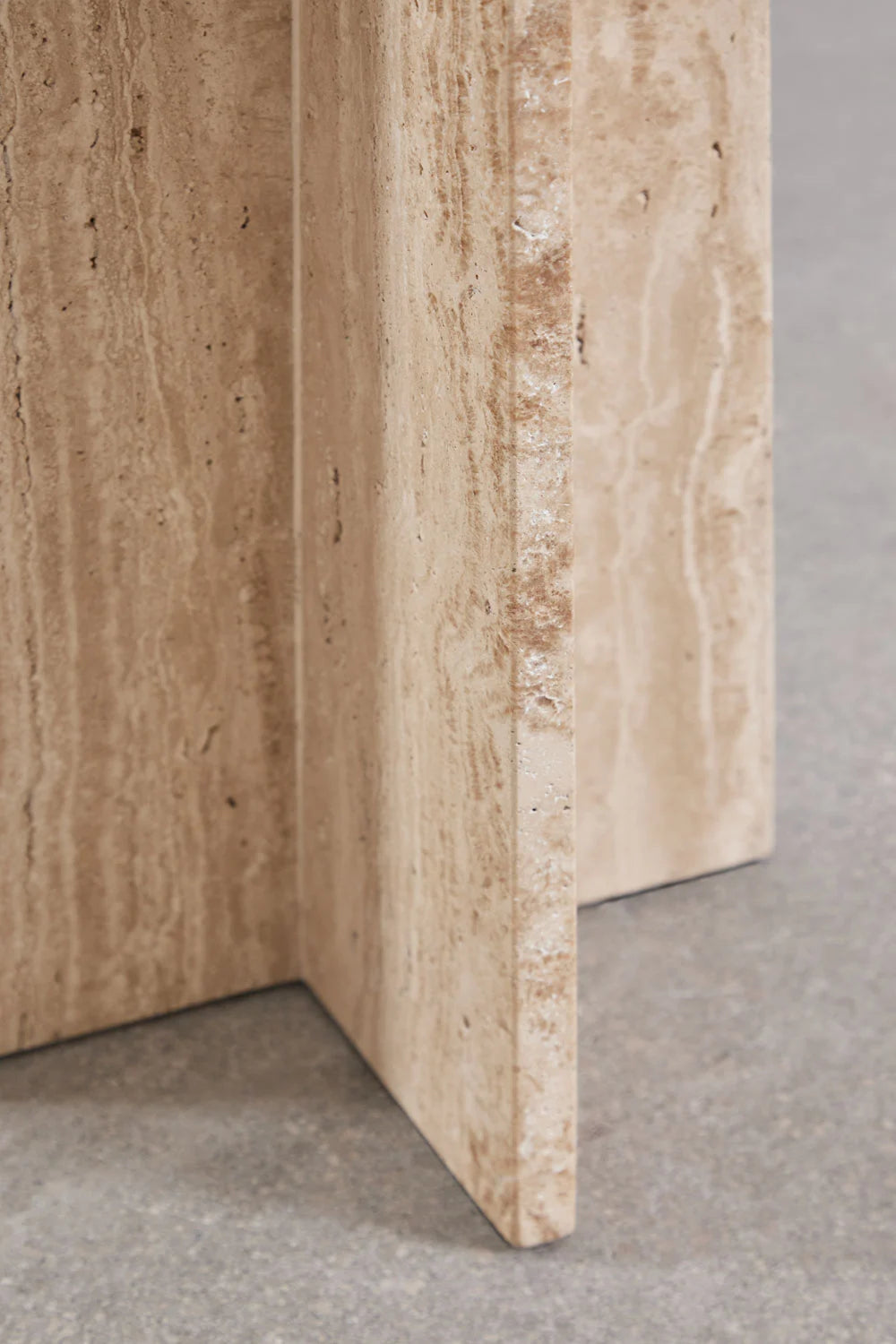 Tavolino laterale in pietra naturale Corwel