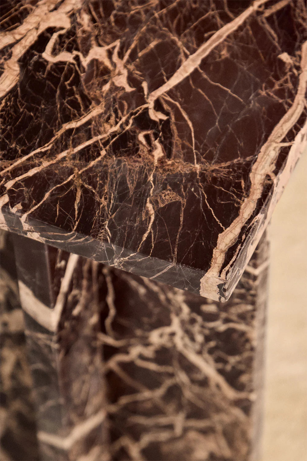 Tavolino laterale in pietra naturale Corwel